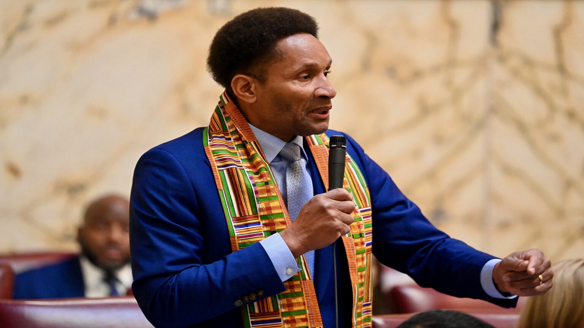 Senator’s Solo Protest Hits TV Waves